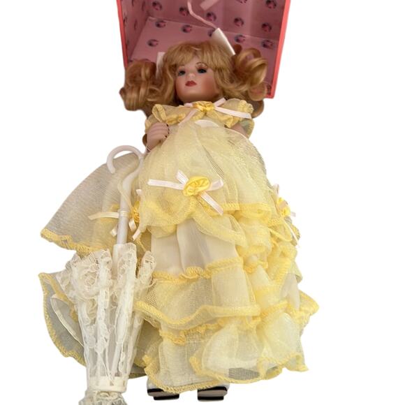 Vintage Cypress Gardens Florida Collectible Doll Dresses Accessories, & Case - Picture 6 of 13